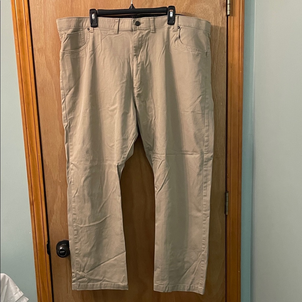Wrangler Men's Khaki Chinos